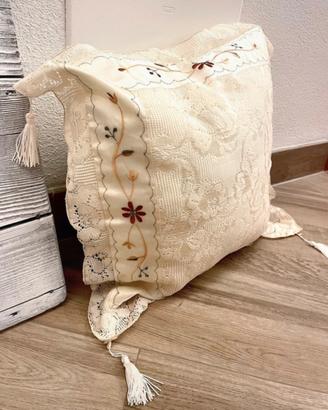 Federa cuscino vintage raso e pizzo ricamata