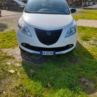 Lancia Ypsilon 0.9 TwinAir 85 CV Metano