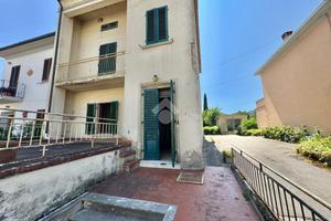 CASA INDIPENDENTE A CARMIGNANO