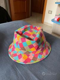 Cappello colorato