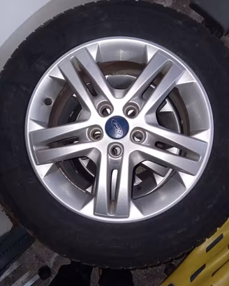 Cerchi in lega ford 16+ gomme invernali 215/60/16