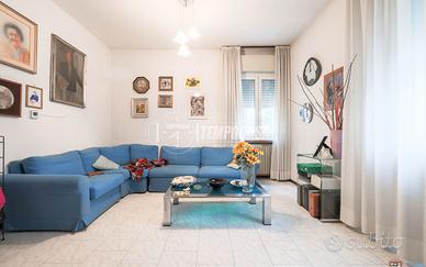 3 LOCALI CON GARAGE E CANTINA