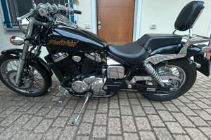 Honda VT750 BlackWidow