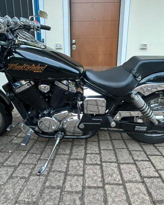 Honda VT750 BlackWidow