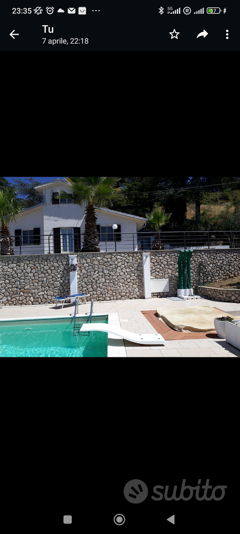 Villa con piscina - Vista 3