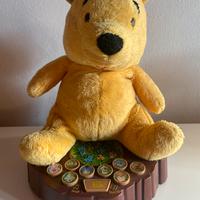 Winnie The Pooh parlante racconta storie e canzoni