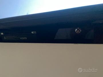 Xbox one + kinect + 2 joistick + giochi