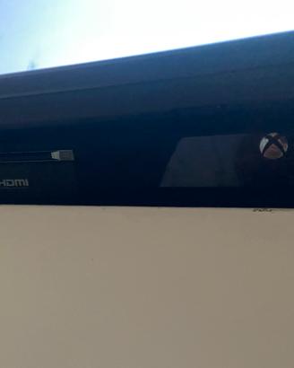 Xbox one + kinect + 2 joistick + giochi