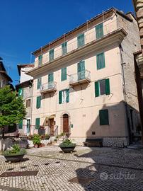 5 LOCALI A OLEVANO ROMANO
