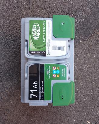 batteria auto nuova mai usata 