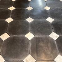 mattonelle antiche in ardesia e marmo di Carrara 