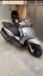 Piaggio benerly 300 i