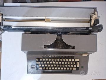 Macchina da scrivere Olivetti 