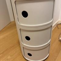 due comodini kartell bianchi
