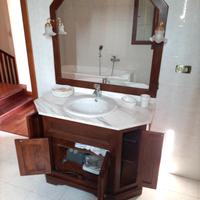 mobile per bagno in legno
