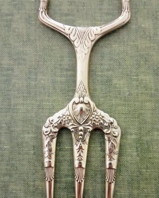 Forchetta vittoriana per il pane. Silverplate.