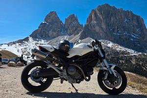 Ducati Monster 696