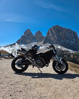 Ducati Monster 696