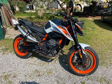 KTM Duke 890 R