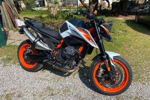 KTM Duke 890 R