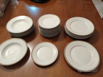 set piatti manifattura porcellane royal anni 1960