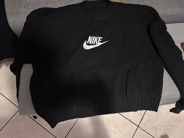 Tuta Nike nera nuova mai usata