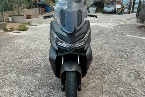 Voge SR4 Max 400 2024 – 5.000 km – Pari al nuovo