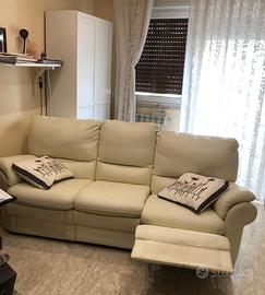 Divano tre posti in pelle