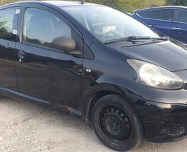 TOYOTA Aygo 1ª serie - 2011