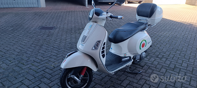 Piaggio vespa 300 GTS
