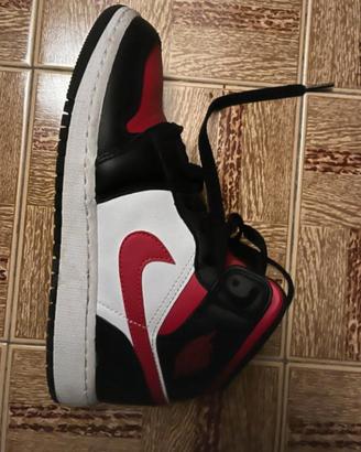 Air Jordan 1 Mid - PARI AL NUOVO