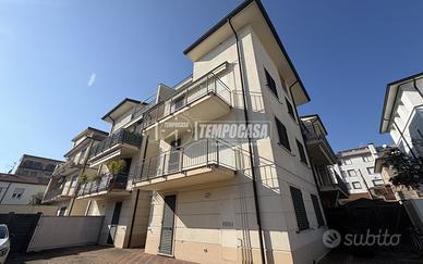 BILOCALE CON ASCENSORE