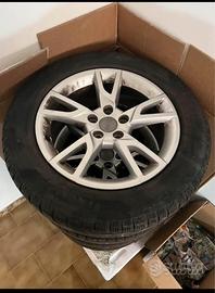 Treno di gomme Audi originali con Pirelli