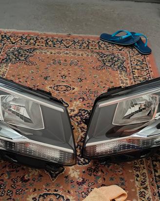 coppia fari Volkswagen Tiguan. 