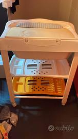 Fasciatoio con vaschetta e mangia pannolini