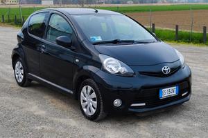 Toyota Aygo 1.0 VVT-i 69 CV 5 porte x-cool