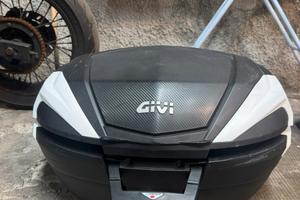 Bauletto givi maxia 4 più cuscino originale passeg