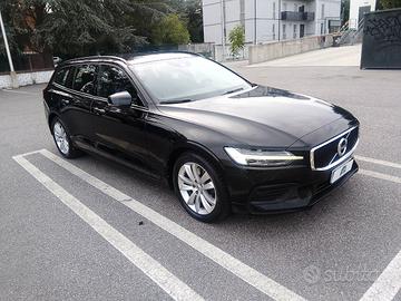 Volvo V60 2.0 b4 Momentum Business Pro auto