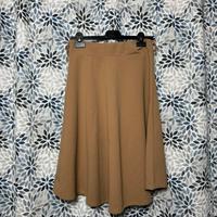 Gonna midi cammello elegante e versatile