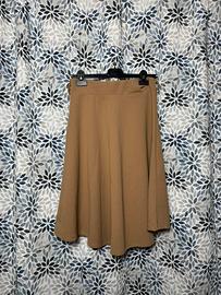 Gonna midi cammello elegante e versatile