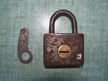 Lucchetti antichi