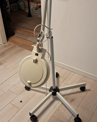 Lampada estetica con lente di ingrandimento 