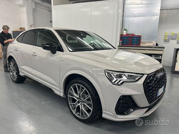 Audi Q3 Sportback S line q4 black edition