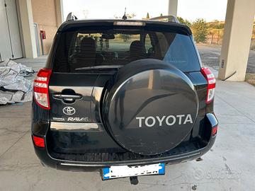 Toyota rav 4 2.2 150cv diesel con gancio traino