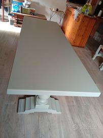 Titolo: Tavolo Laccato Stile Classico/Moderno
