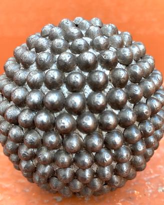 Antica Palla Da Gioco Francese In Legno Chiodato