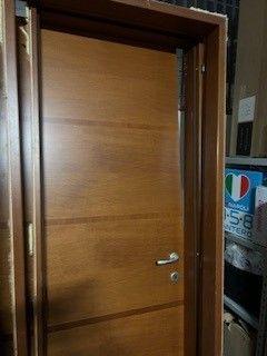 Porta in legno-Pail-completa di mostra e cornici