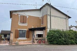 Immobile in asta di 177 m² con 4 locali e box auto