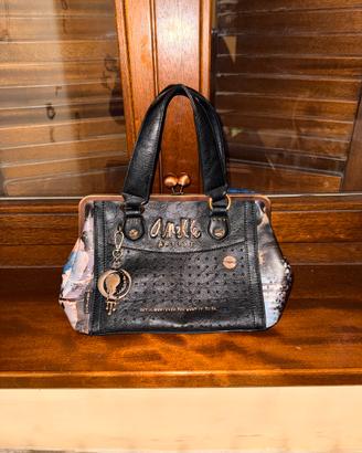 Borsa Anekke