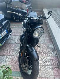 Bonneville t120 gold Line